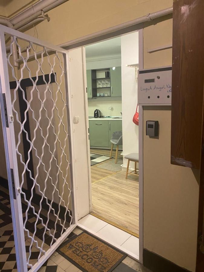 Tatra Apartment By The Danube Fully Accessible ブダペスト エクステリア 写真