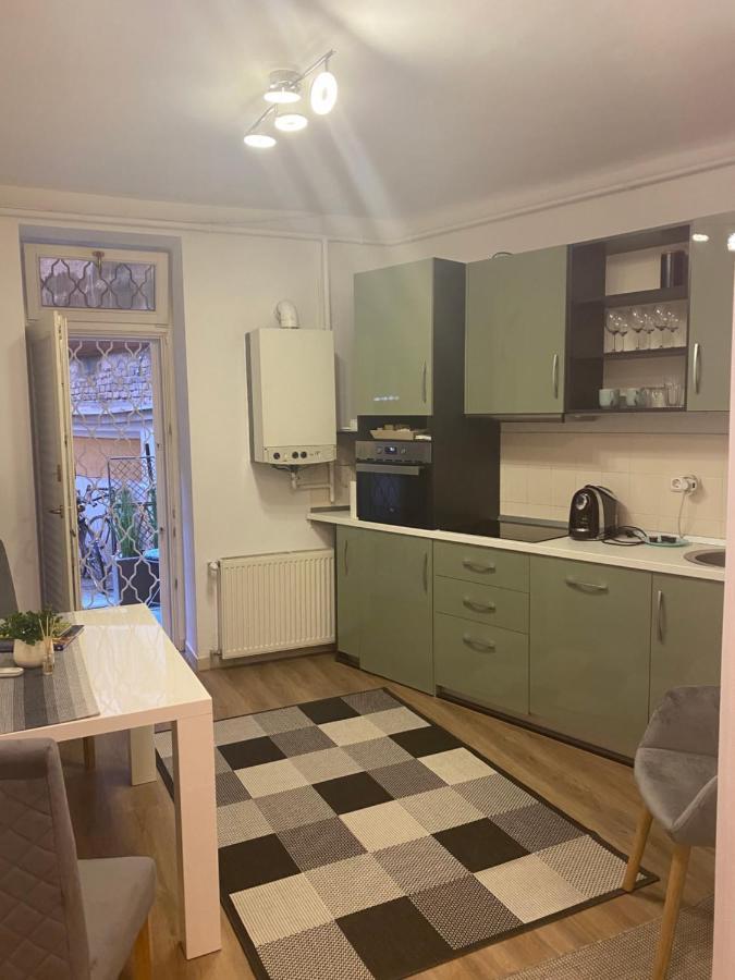 Tatra Apartment By The Danube Fully Accessible ブダペスト エクステリア 写真