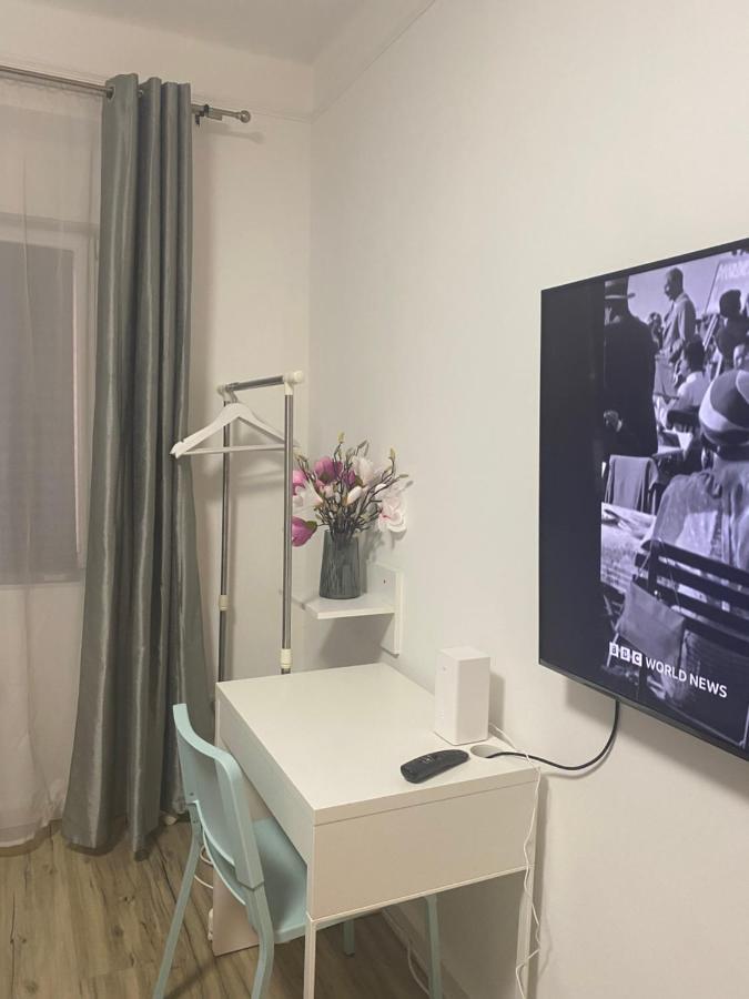 Tatra Apartment By The Danube Fully Accessible ブダペスト エクステリア 写真