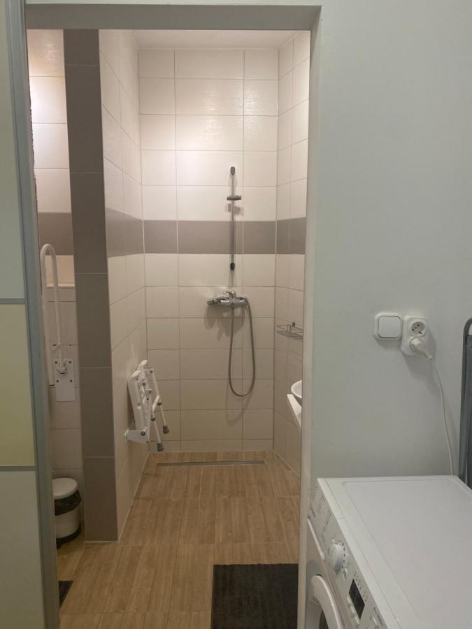 Tatra Apartment By The Danube Fully Accessible ブダペスト エクステリア 写真