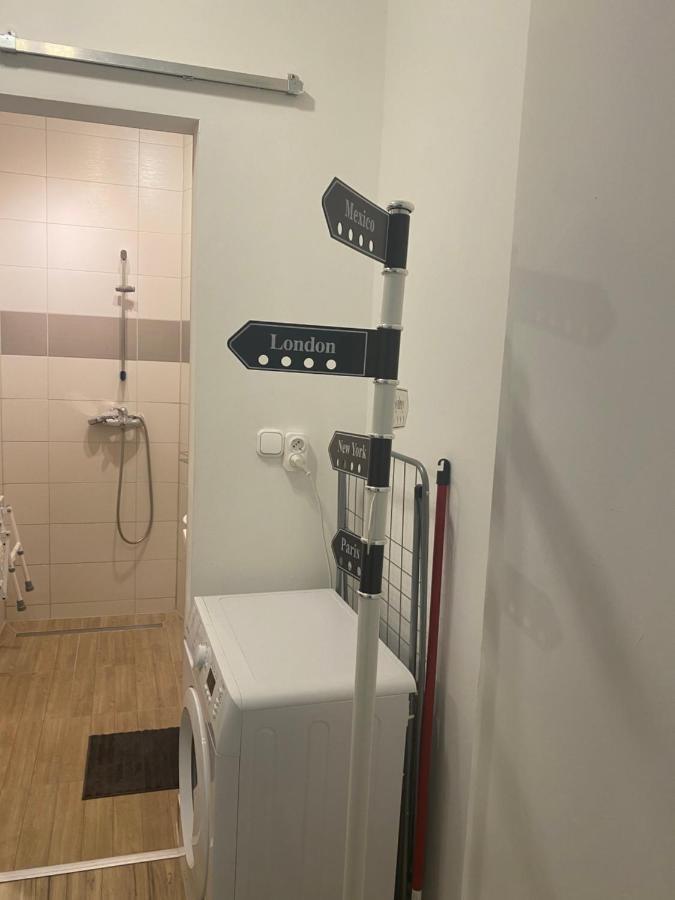Tatra Apartment By The Danube Fully Accessible ブダペスト エクステリア 写真